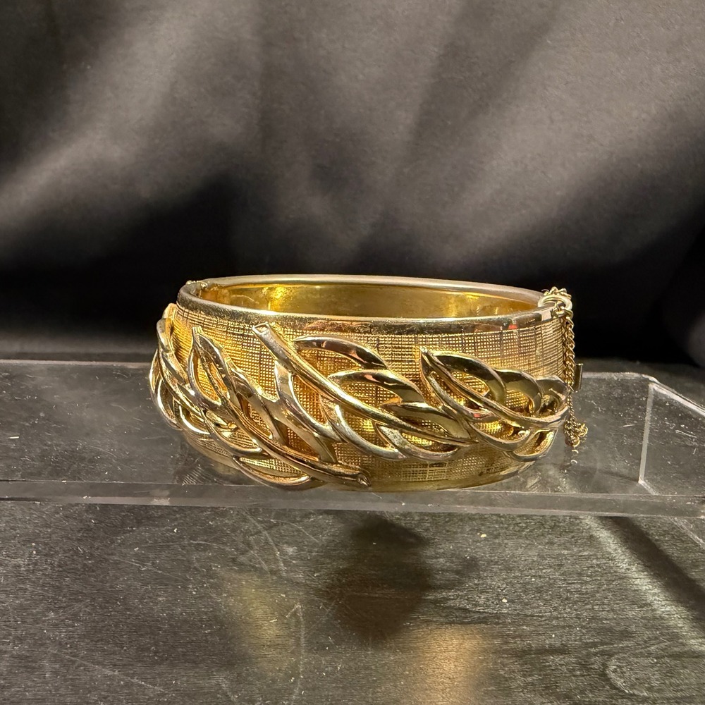 Vintage Antique Gold Tone Mesh Hinged Bangle‎ Bracelet Leaf Vine Safety Chain
